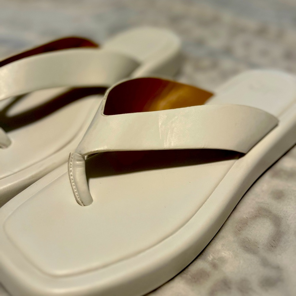 Just Fab new white sandals size 8.5